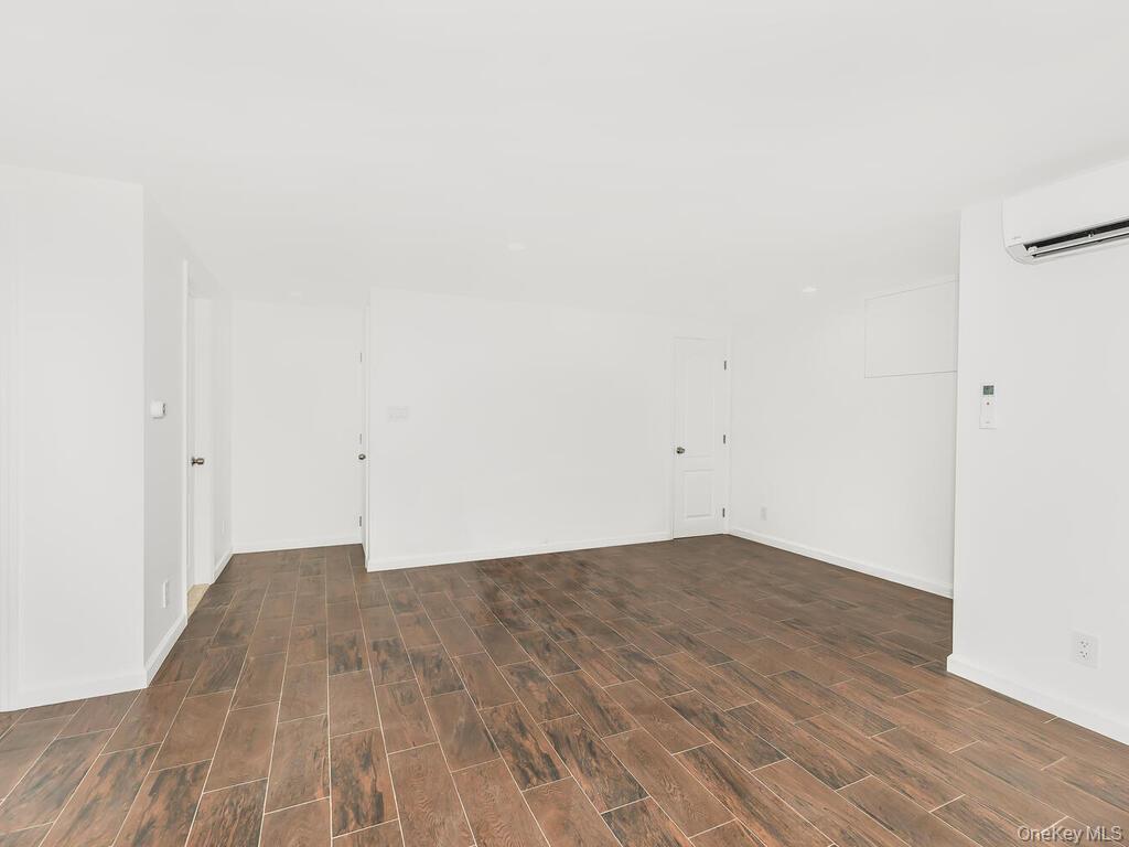 Single Family Gunther Avenue Bronx, NY 10469, MLS-1030543-24