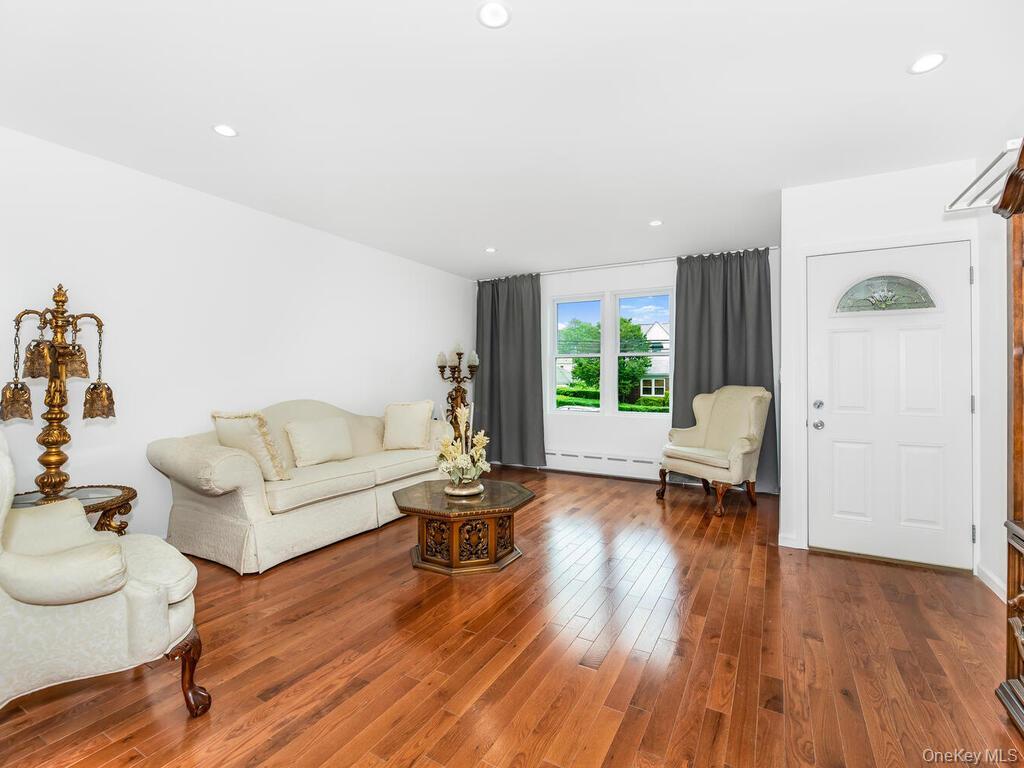 Single Family Gunther Avenue Bronx, NY 10469, MLS-1030543-3
