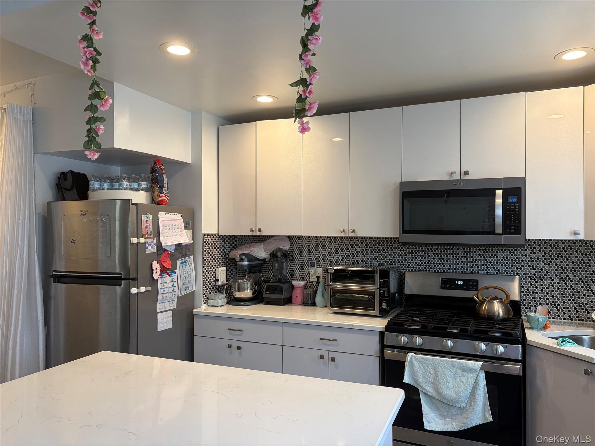 Single Family 80th Avenue Queens, NY 11385, MLS-1030558-32