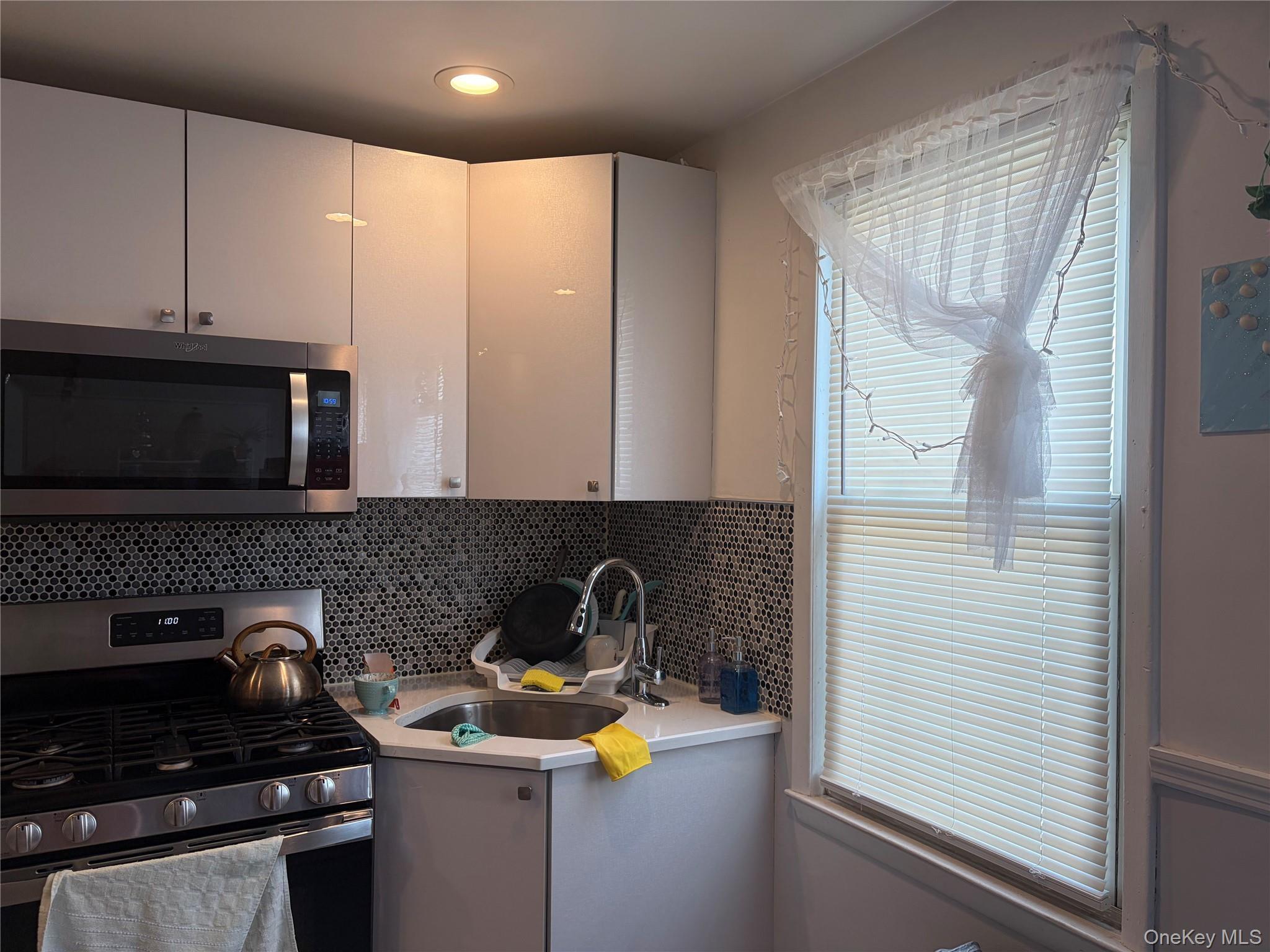 Single Family 80th Avenue Queens, NY 11385, MLS-1030558-33