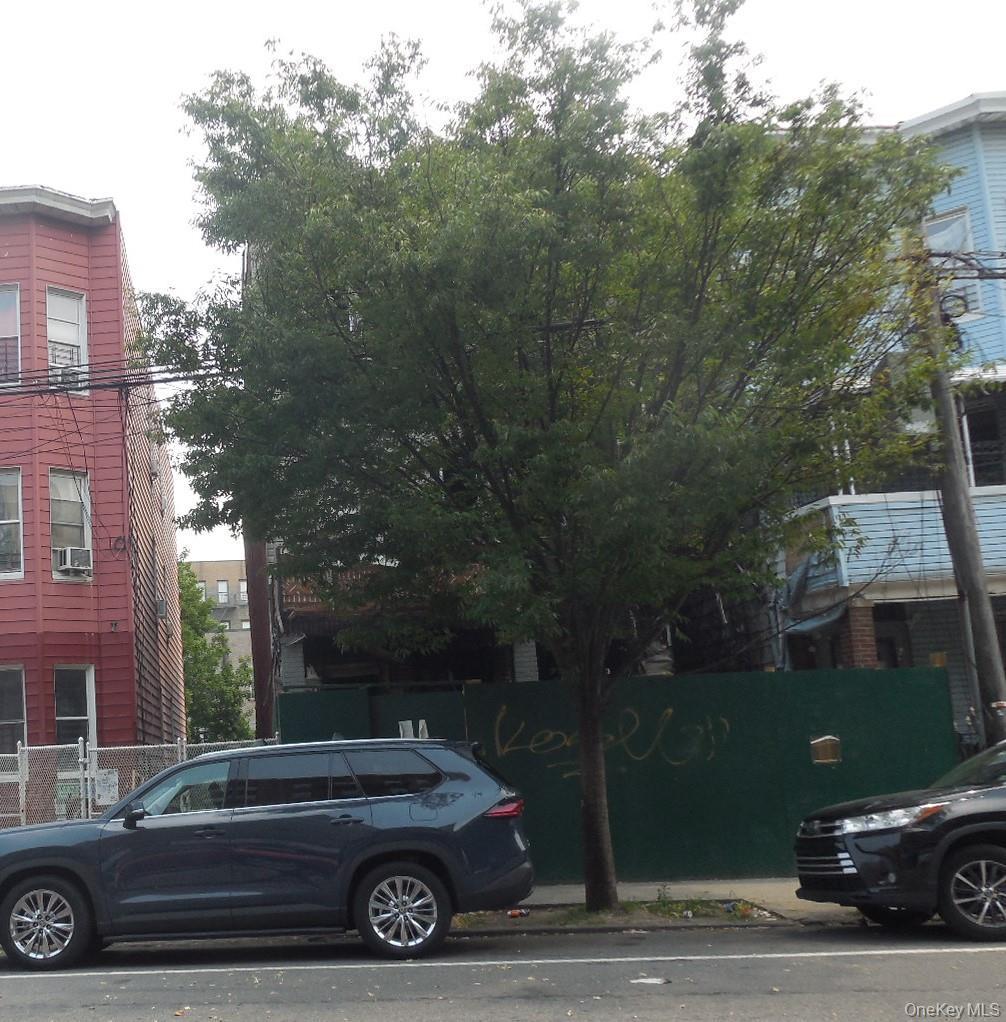 Single Family Crotona Avenue Bronx, NY 10457, MLS-1030572-2
