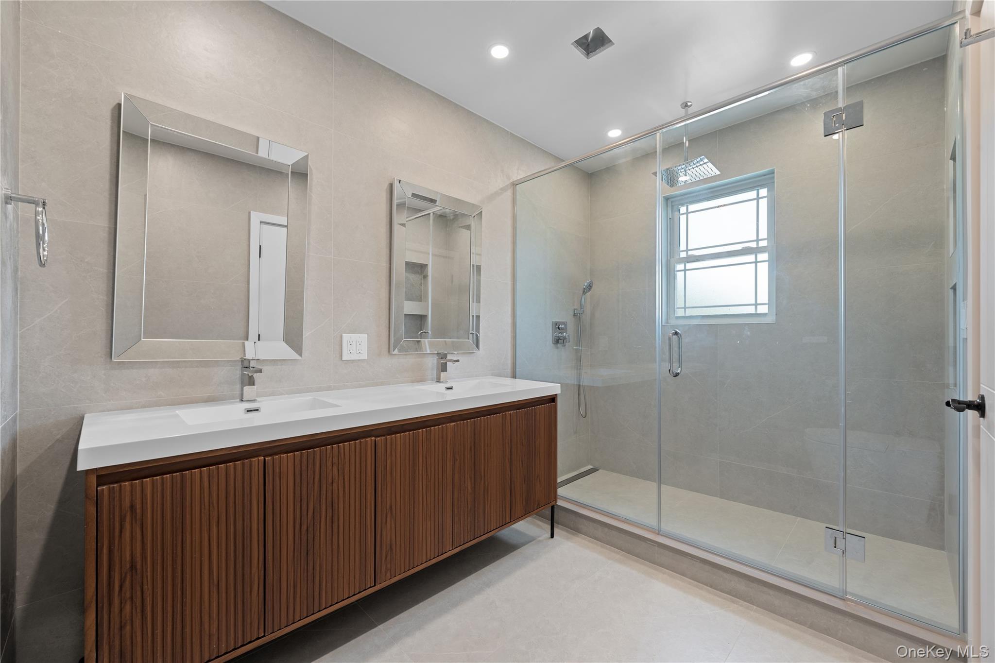 Single Family 65th Avenue Queens, NY 11365, MLS-1030574-20