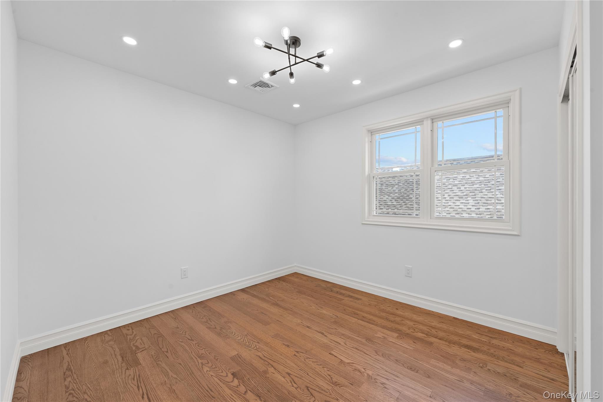 Single Family 65th Avenue Queens, NY 11365, MLS-1030574-21