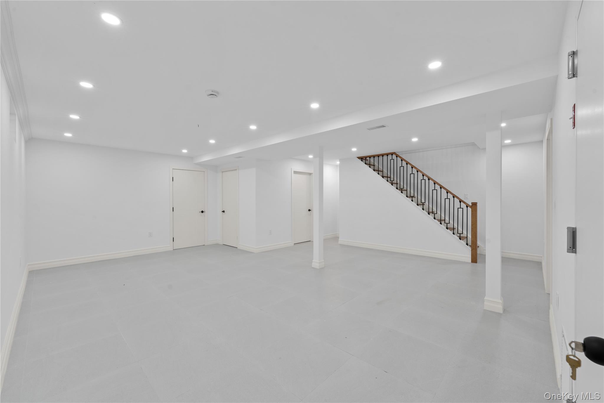 Single Family 65th Avenue Queens, NY 11365, MLS-1030574-26