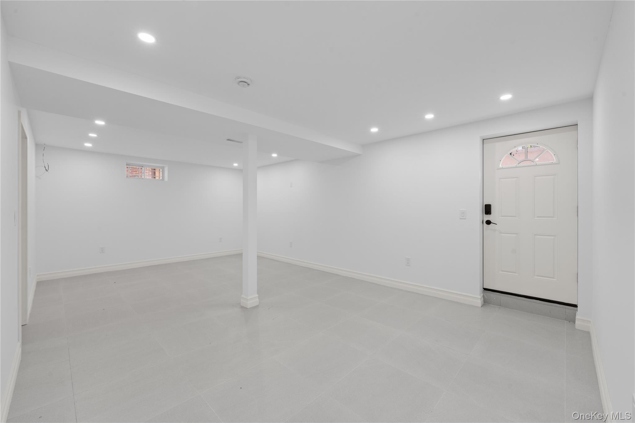 Single Family 65th Avenue Queens, NY 11365, MLS-1030574-28