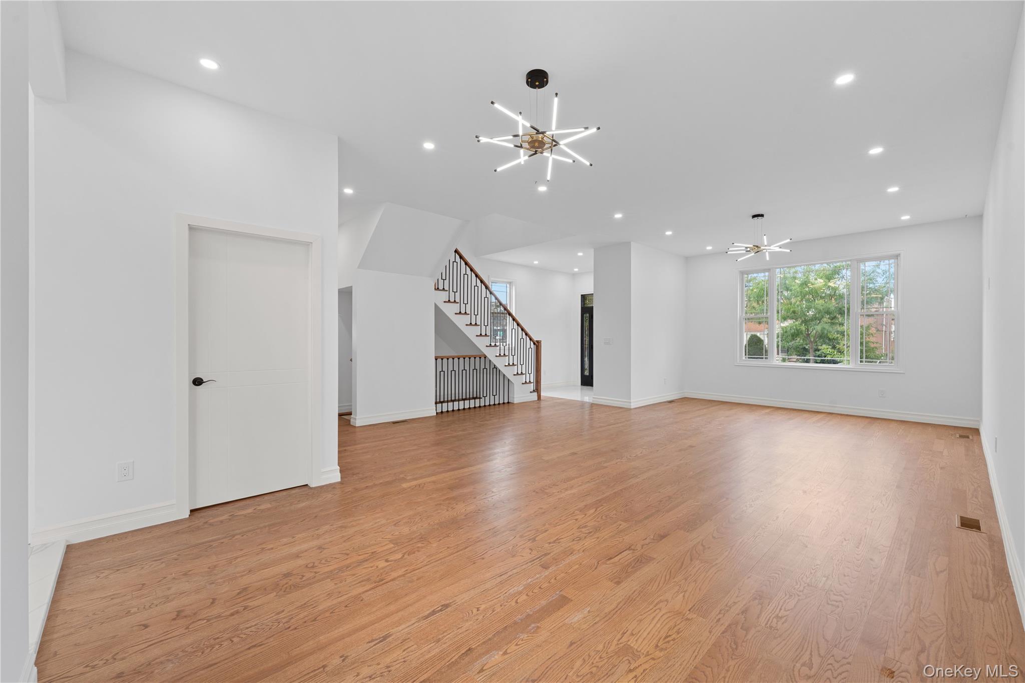 Single Family 65th Avenue Queens, NY 11365, MLS-1030574-9