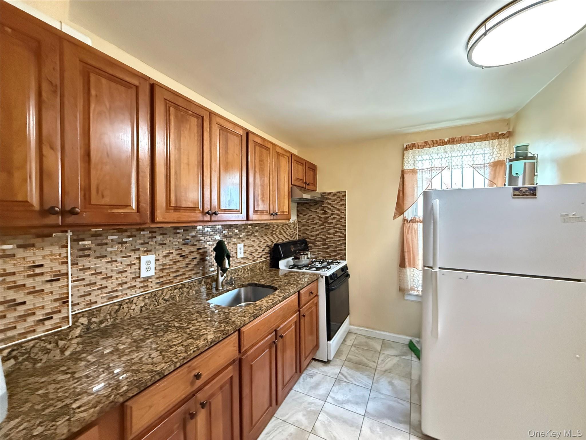 Single Family 39th Avenue Queens, NY 11368, MLS-1030582-10