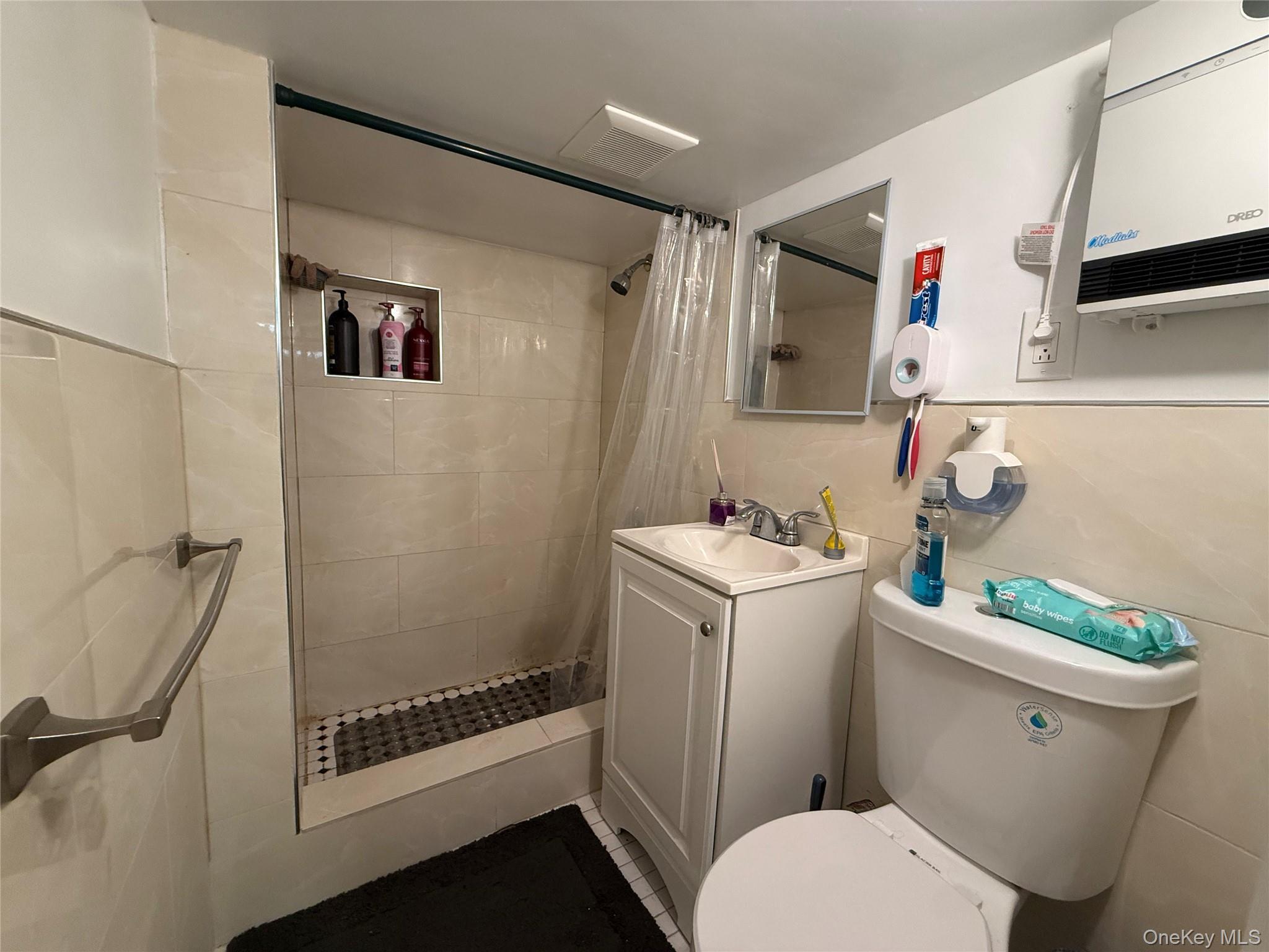Single Family 39th Avenue  Queens, NY 11368, MLS-1030582-15