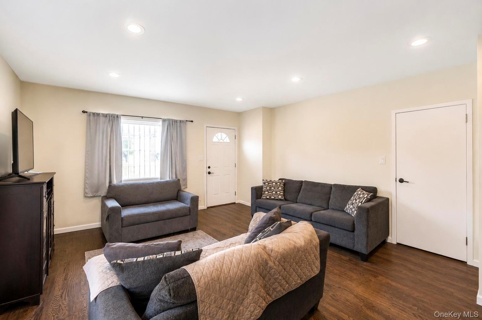 Single Family Springfield Boulevard Queens, NY 11429, MLS-1030600-15