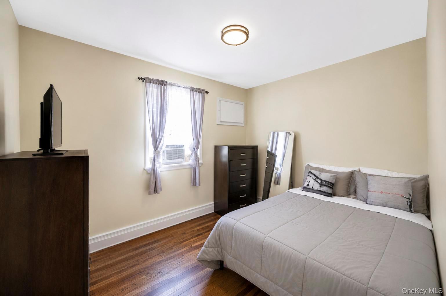 Single Family Springfield Boulevard Queens, NY 11429, MLS-1030600-19