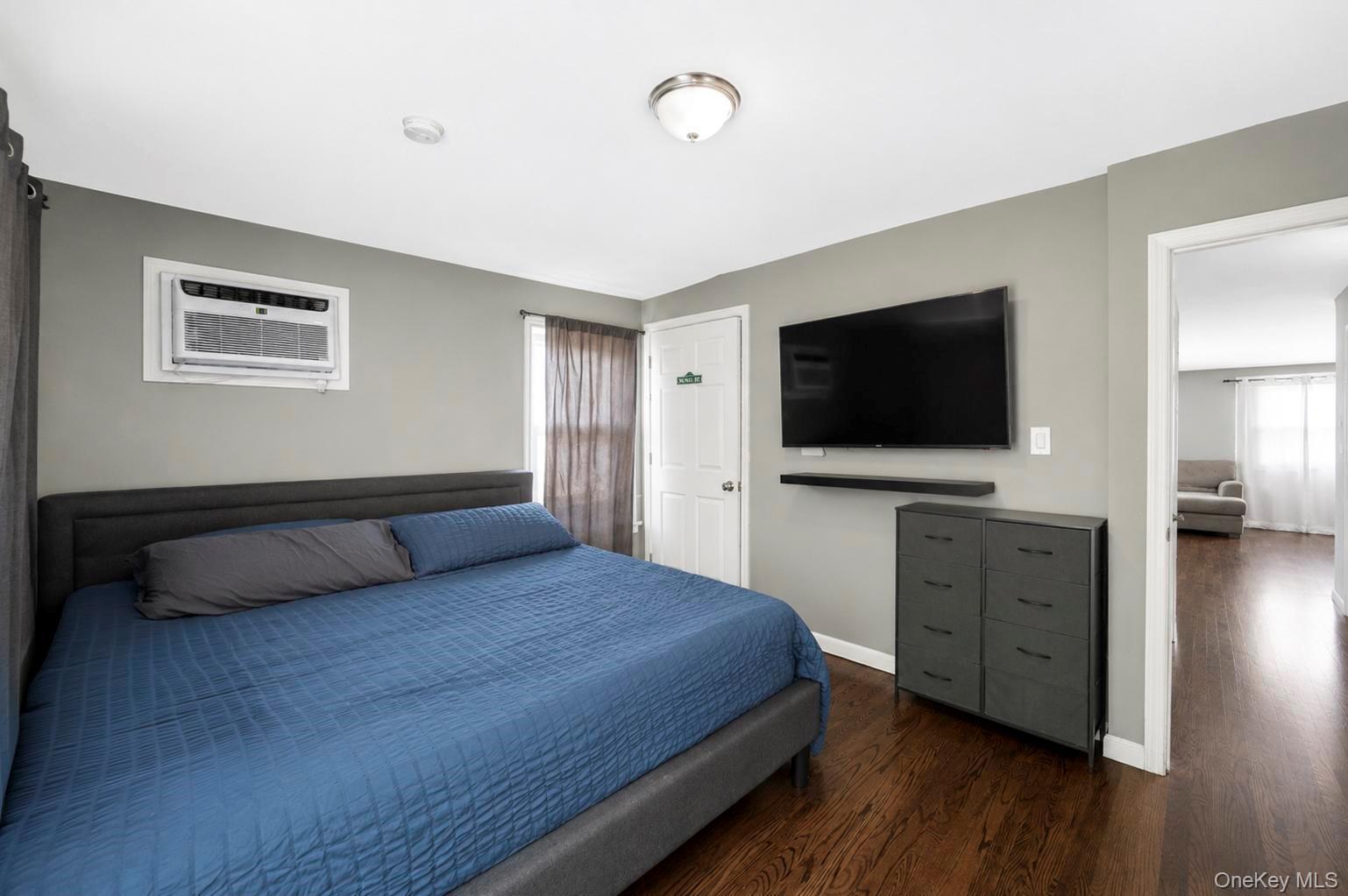 Single Family Springfield Boulevard Queens, NY 11429, MLS-1030600-22