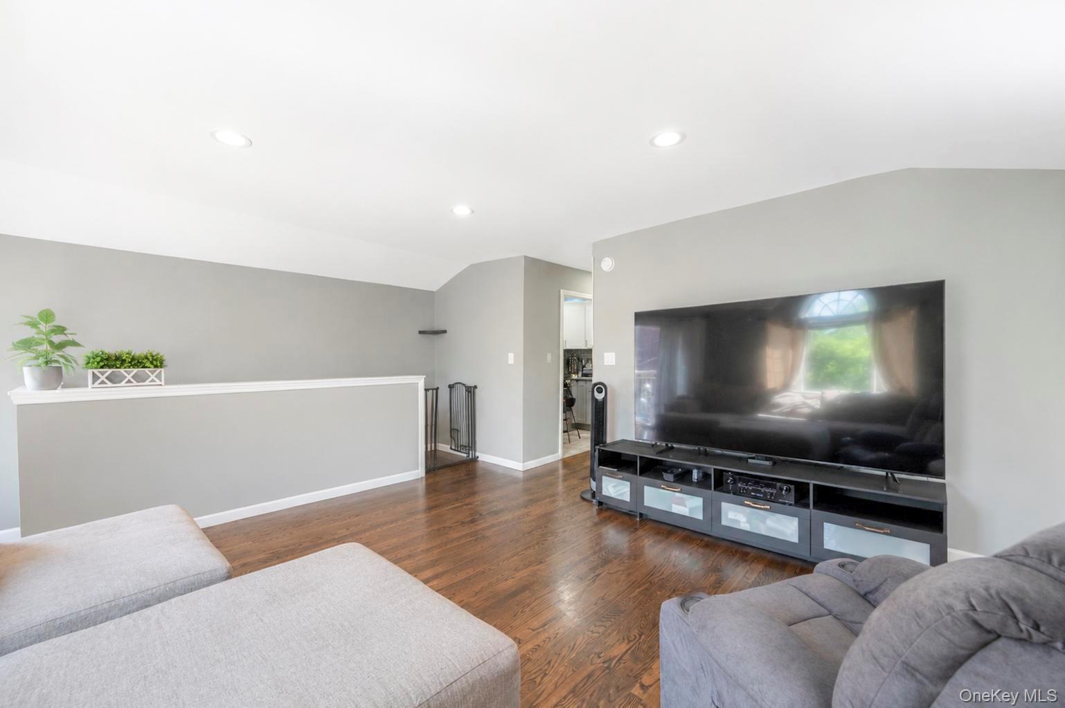 Single Family Springfield Boulevard Queens, NY 11429, MLS-1030600-32