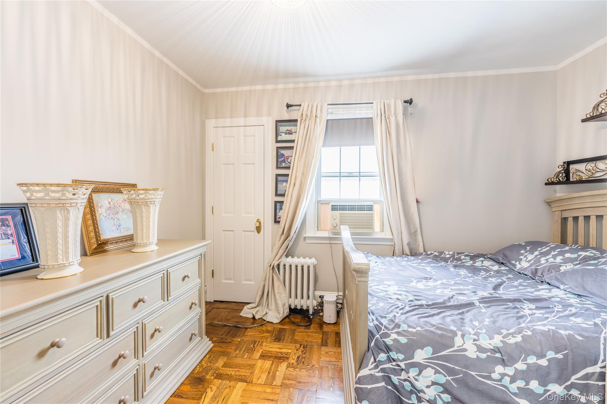 Single Family 24th Road Queens, NY 11357, MLS-1030646-17