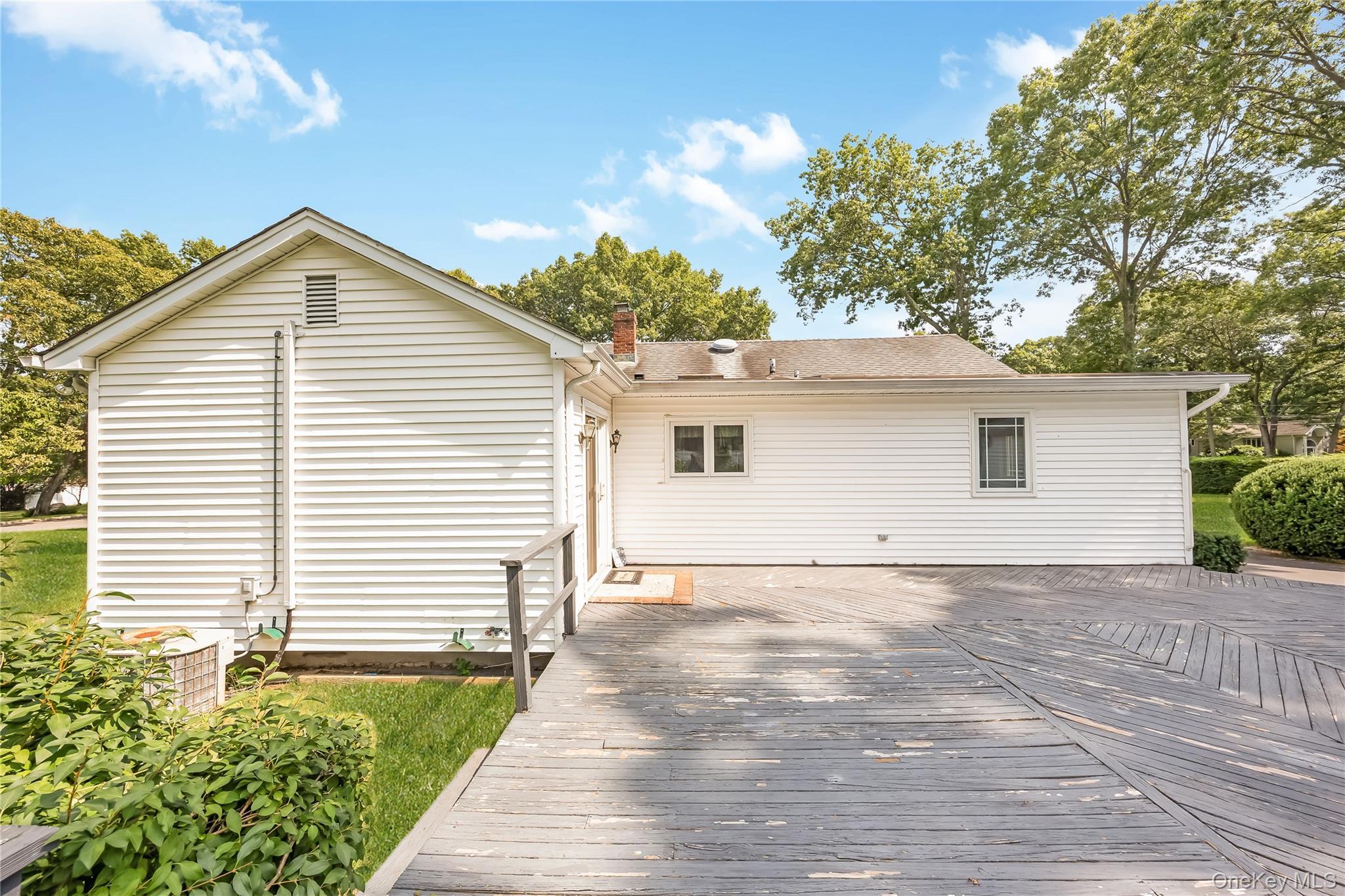 Single Family Pineacre Drive Suffolk County, NY 11787, MLS-1030650-25