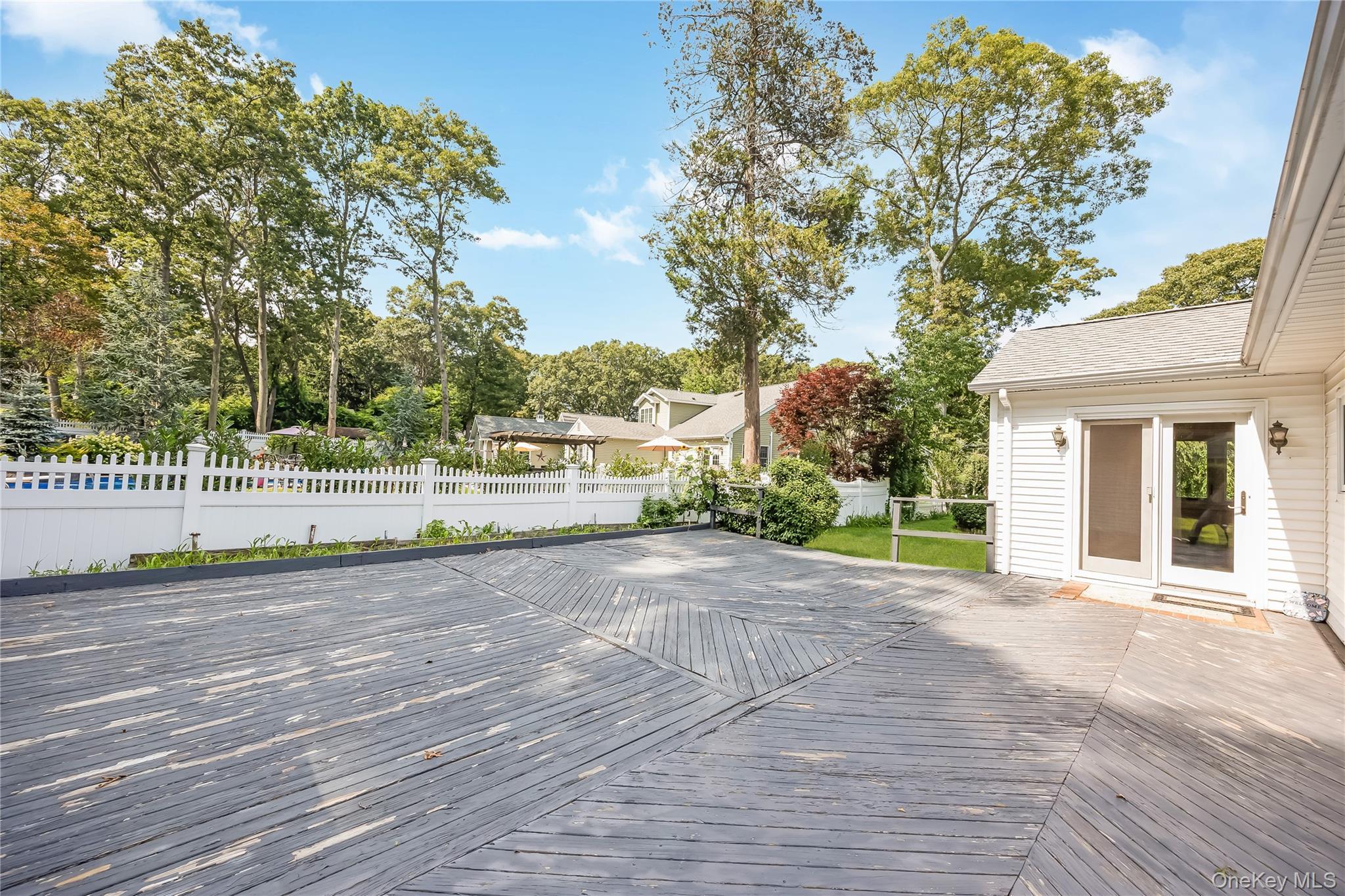 Single Family Pineacre Drive Suffolk County, NY 11787, MLS-1030650-28