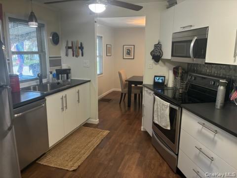 Single Family Old Country Road Suffolk County, NY 11901, MLS-1030728-4