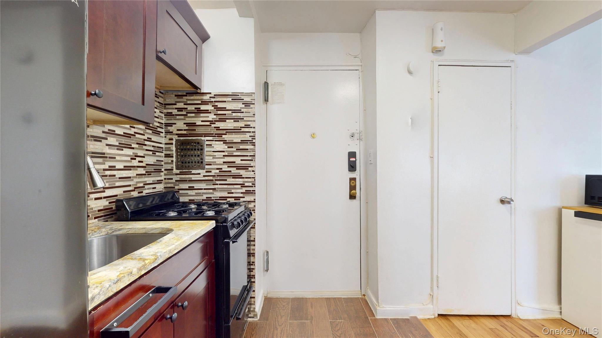 Apartment 169th Street Queens, NY 11432, MLS-1030735-3