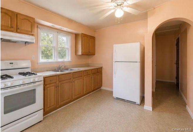 Single Family N Gardiner Drive Suffolk County, NY 11706, MLS-1030738-4