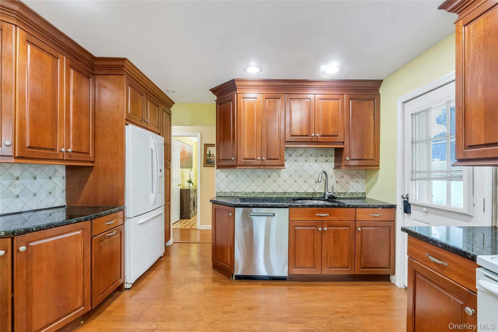 Single Family 6th Street Nassau County, NY 11554, MLS-1030759-11