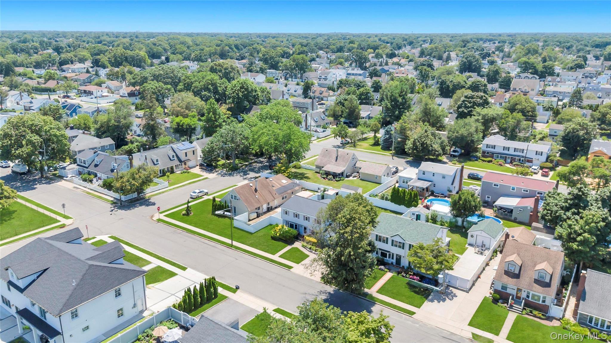 Single Family 6th Street Nassau County, NY 11554, MLS-1030759-34