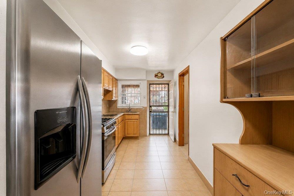 Single Family E 216th Street Bronx, NY 10467, MLS-1030810-11