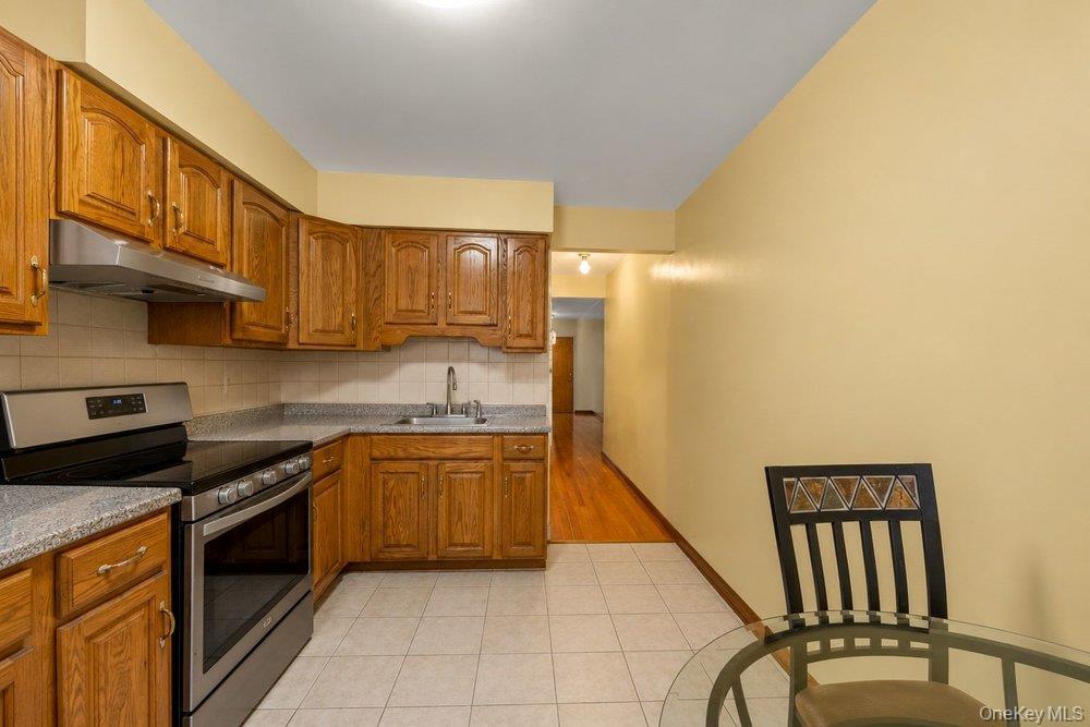 Single Family E 216th Street Bronx, NY 10467, MLS-1030810-19