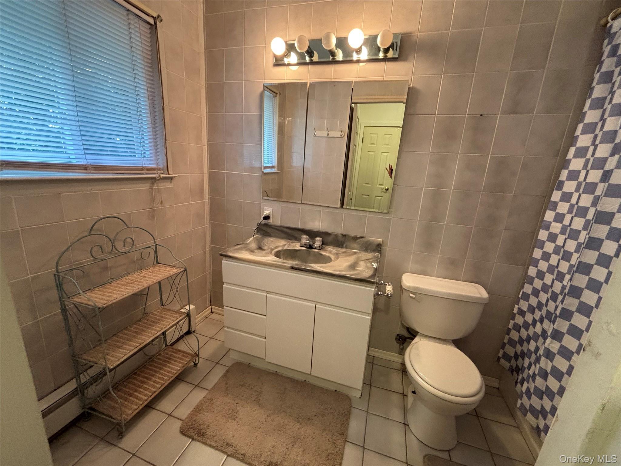 Single Family Sandy Court Suffolk County, NY 11755, MLS-1030830-17
