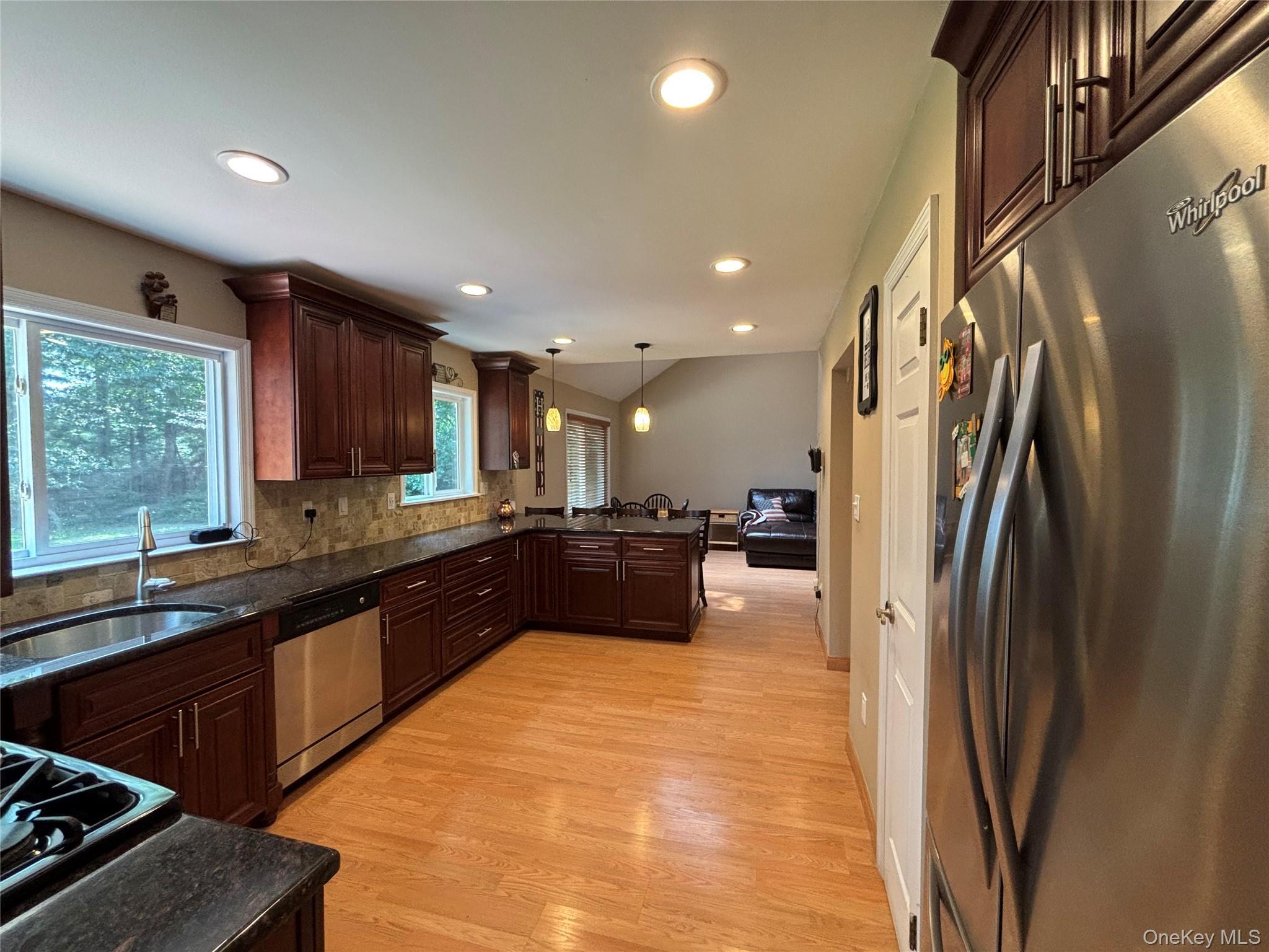 Single Family Sandy Court Suffolk County, NY 11755, MLS-1030830-6