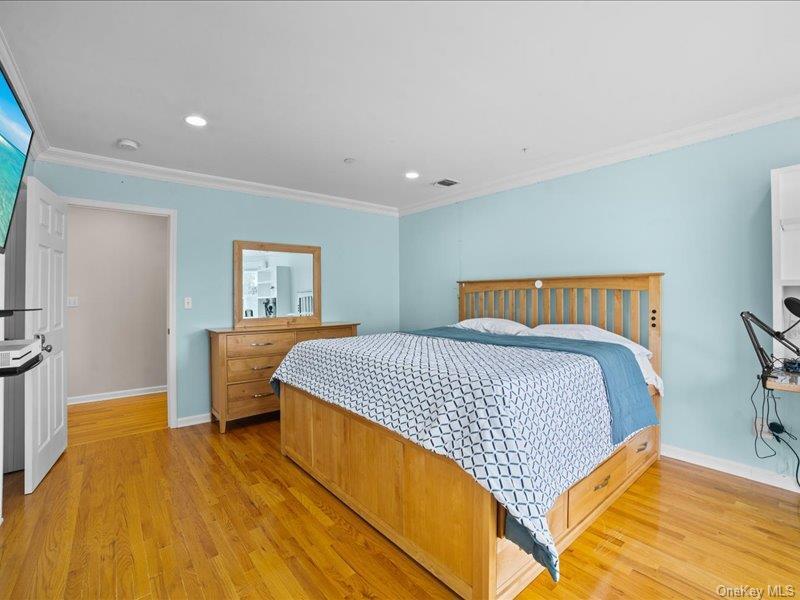 Single Family Harrison Avenue  Westchester County, NY 10528, MLS-1030849-16