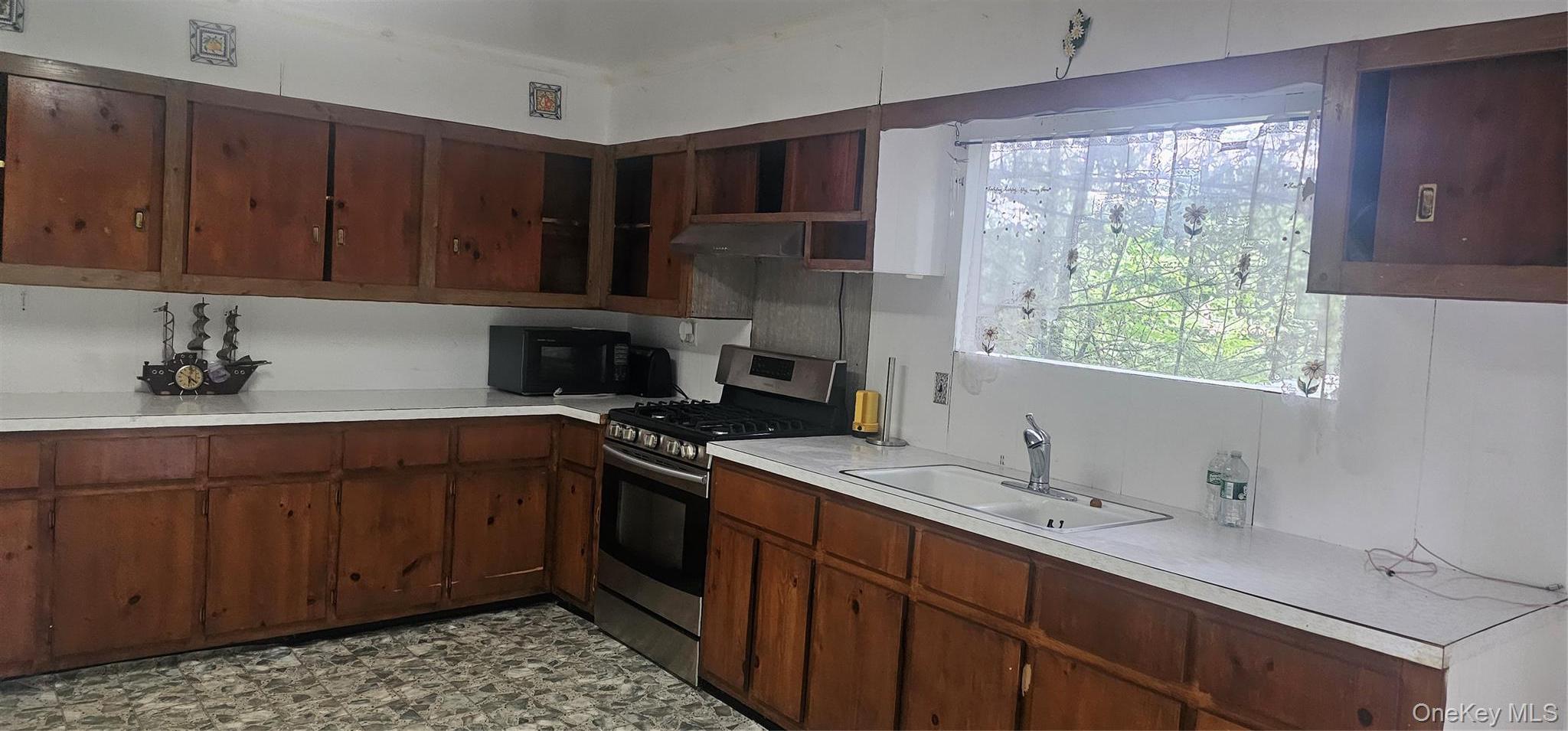 Single Family W Delaware Place Sullivan County, NY 12720, MLS-1030860-16