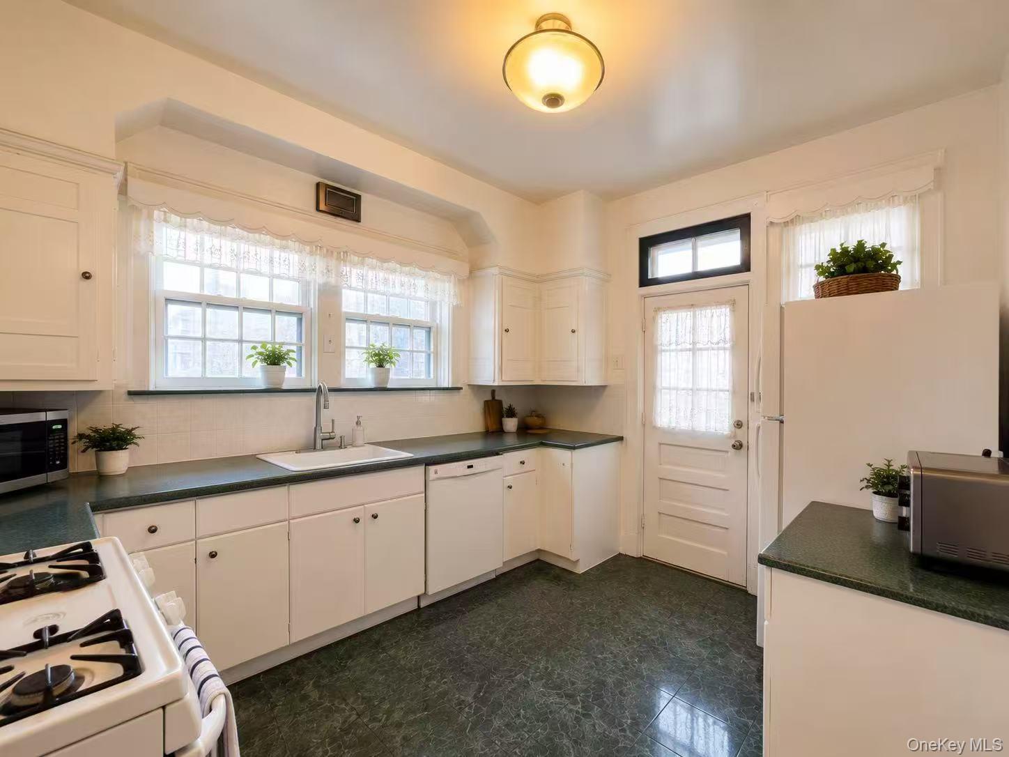 Single Family 58th Road  Queens, NY 11355, MLS-1030874-5