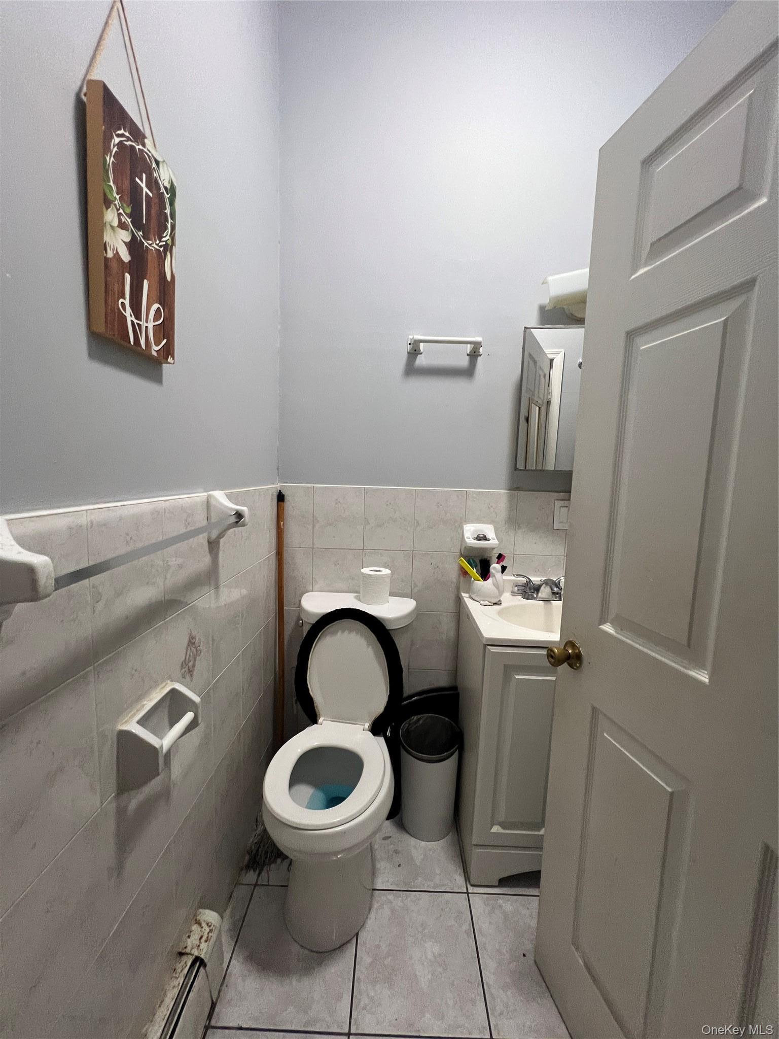 Single Family Elsmere Place Bronx, NY 10460, MLS-1030899-12
