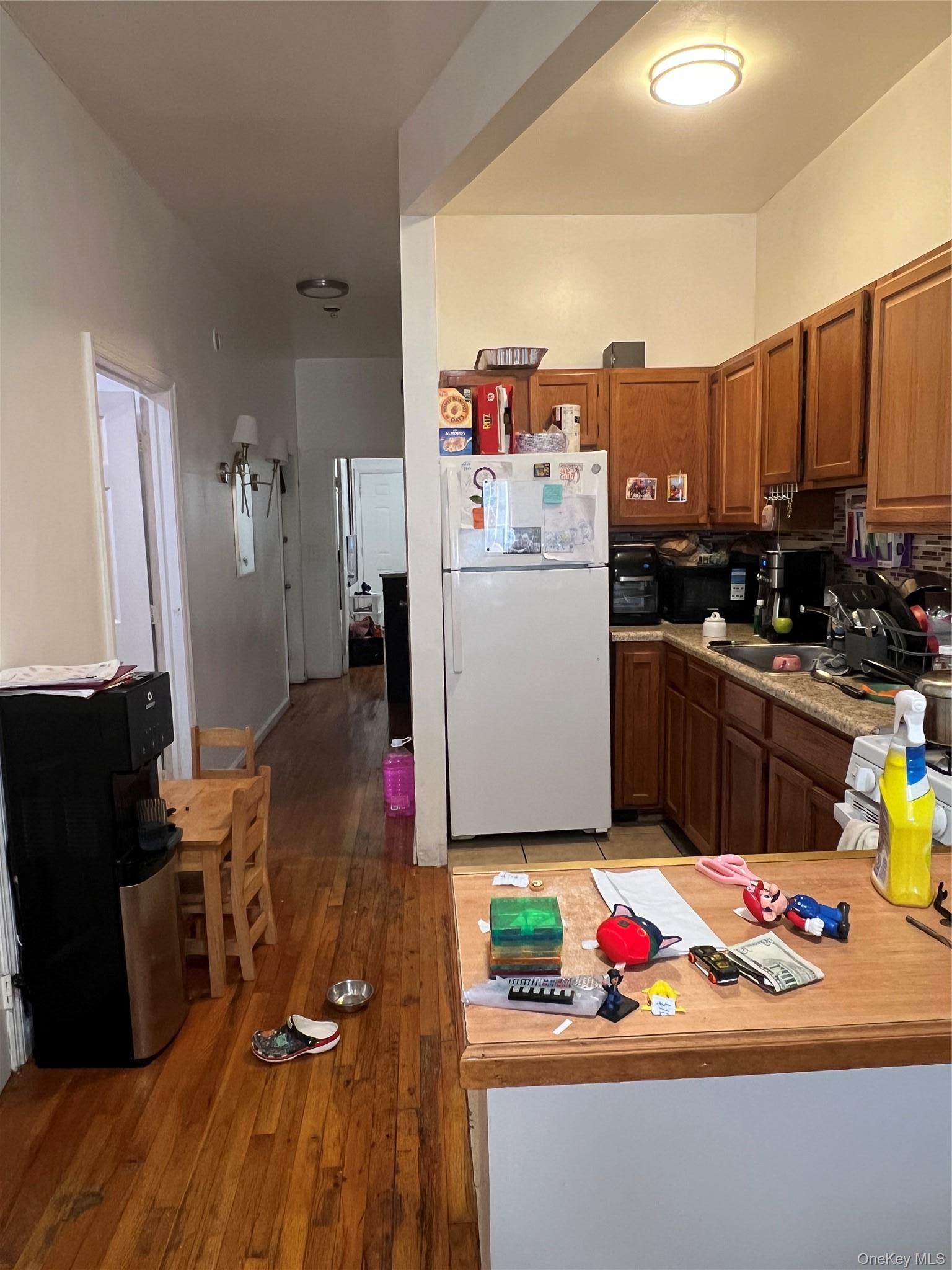 Single Family Elsmere Place Bronx, NY 10460, MLS-1030899-19