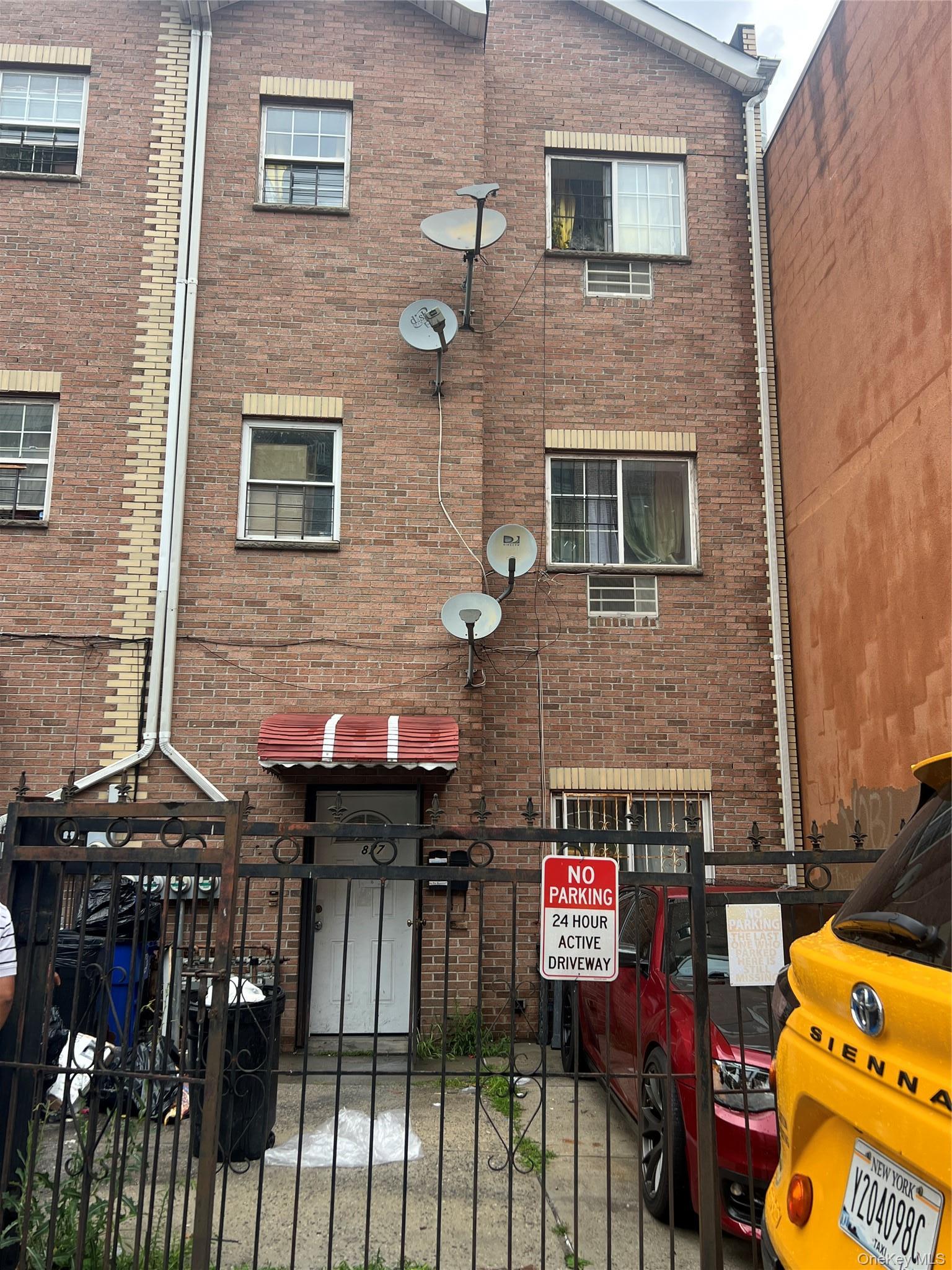 Single Family Elsmere Place Bronx, NY 10460, MLS-1030899-2