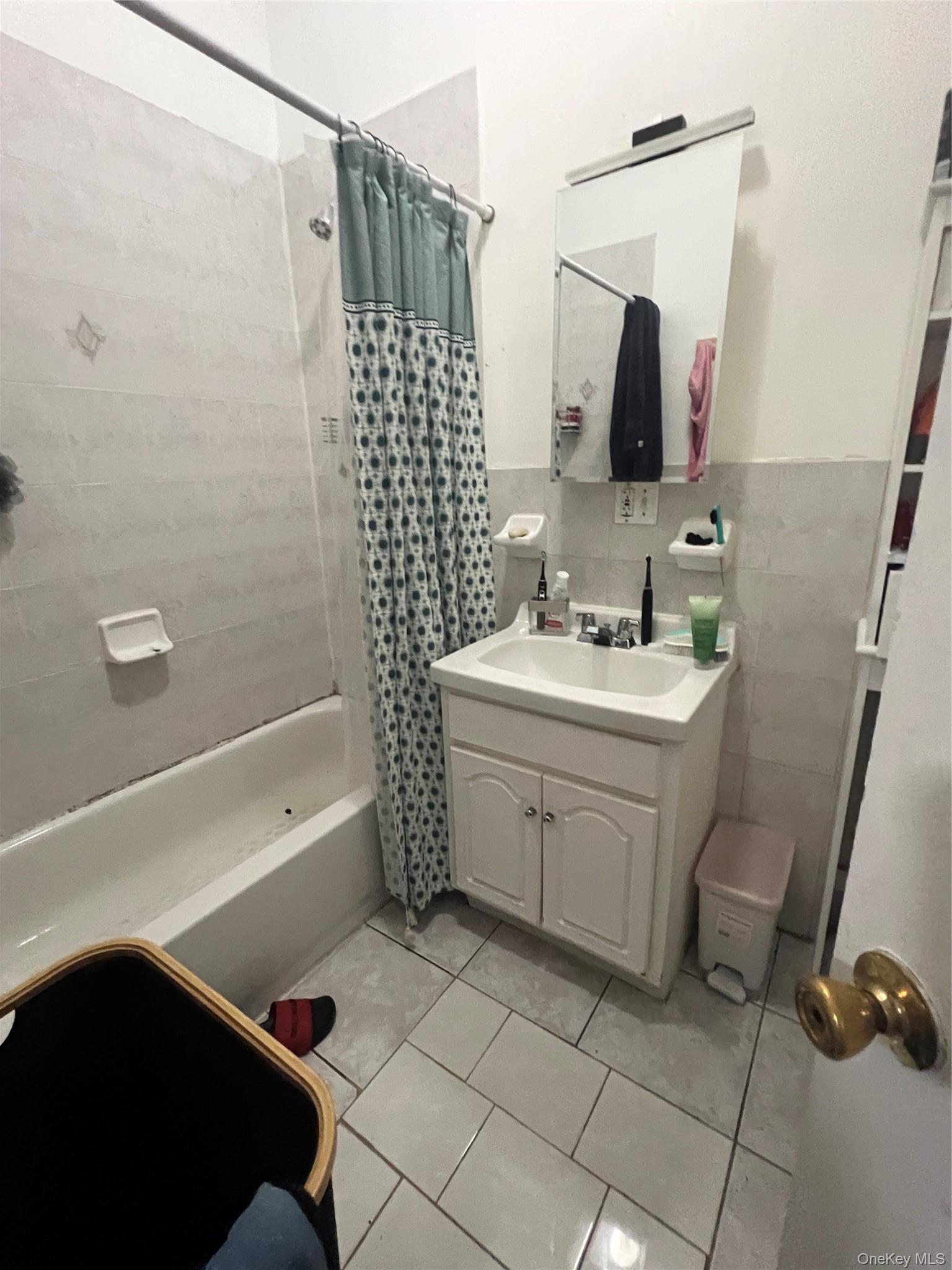 Single Family Elsmere Place Bronx, NY 10460, MLS-1030899-22