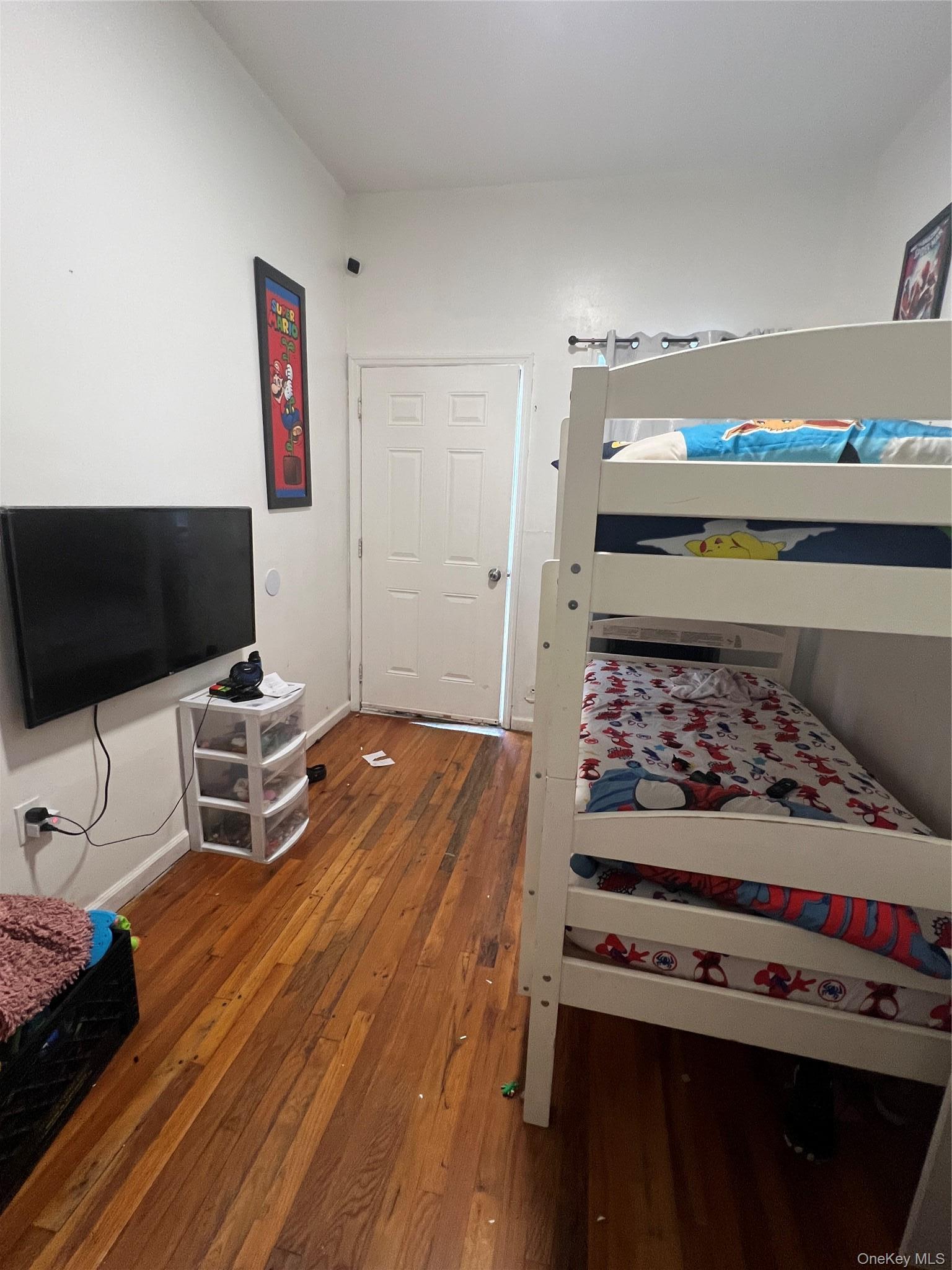 Single Family Elsmere Place Bronx, NY 10460, MLS-1030899-23