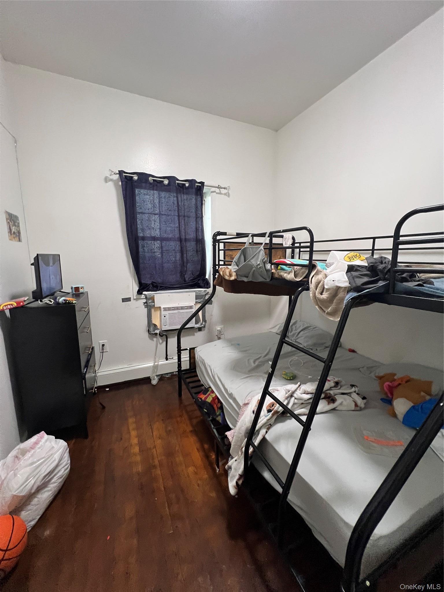 Single Family Elsmere Place Bronx, NY 10460, MLS-1030899-6