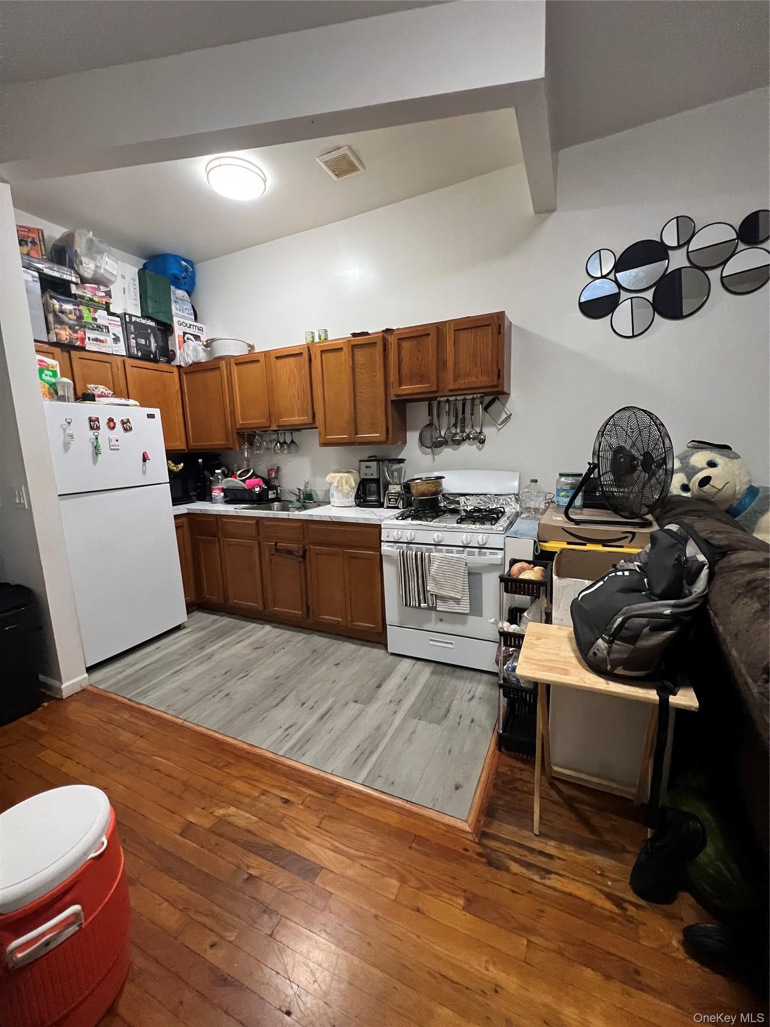 Single Family Elsmere Place Bronx, NY 10460, MLS-1030899-9