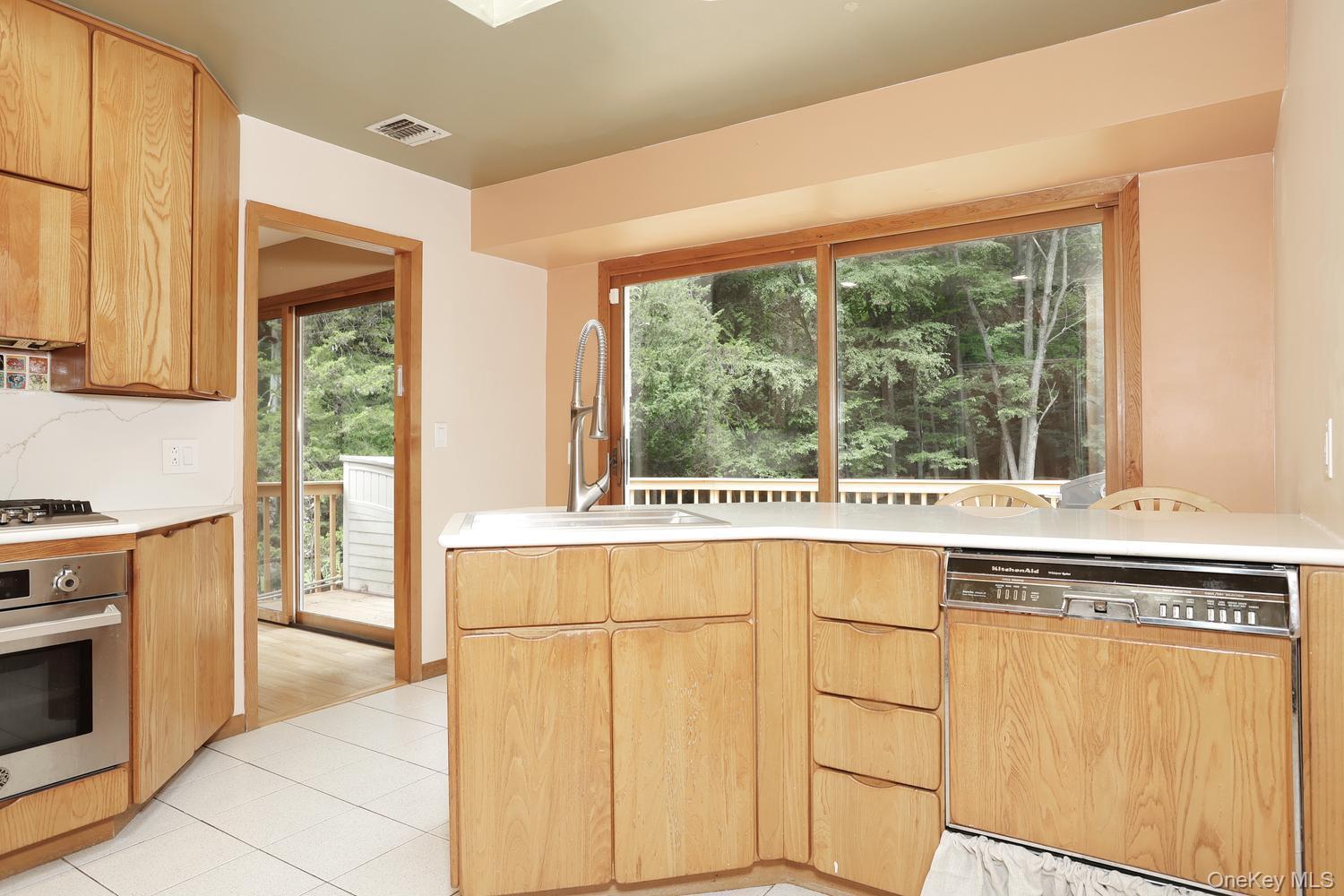 Single Family Pascack Road Rockland County, NY 10965, MLS-1030909-8