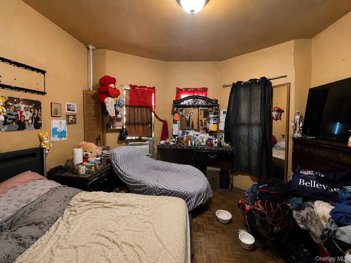 Single Family Waterloo Place Bronx, NY 10460, MLS-1030917-2