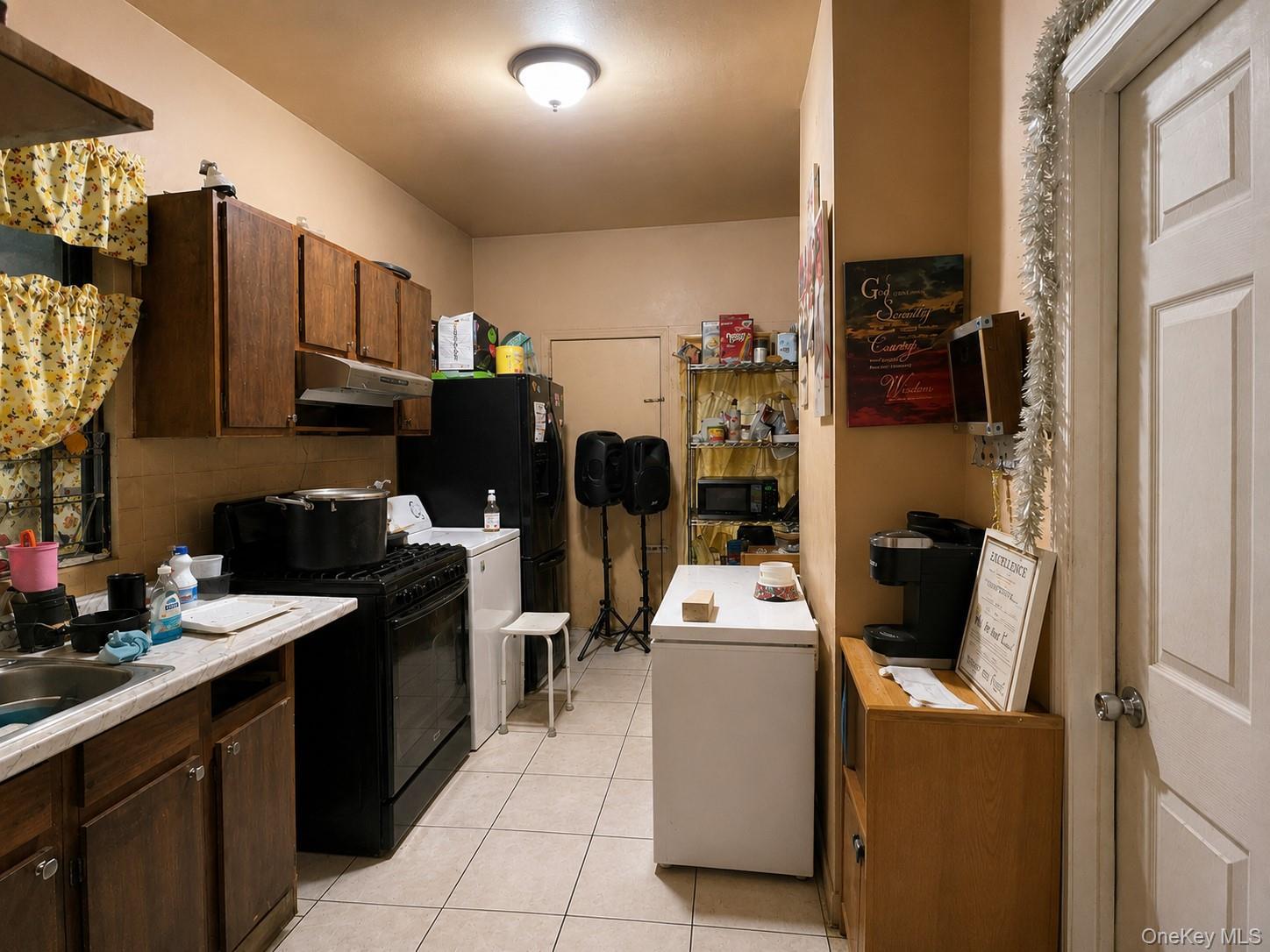 Single Family Waterloo Place Bronx, NY 10460, MLS-1030917-4