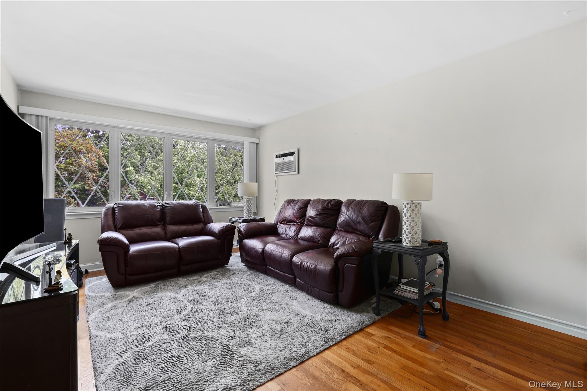 Single Family Griswold Avenue Bronx, NY 10465, MLS-1030927-15