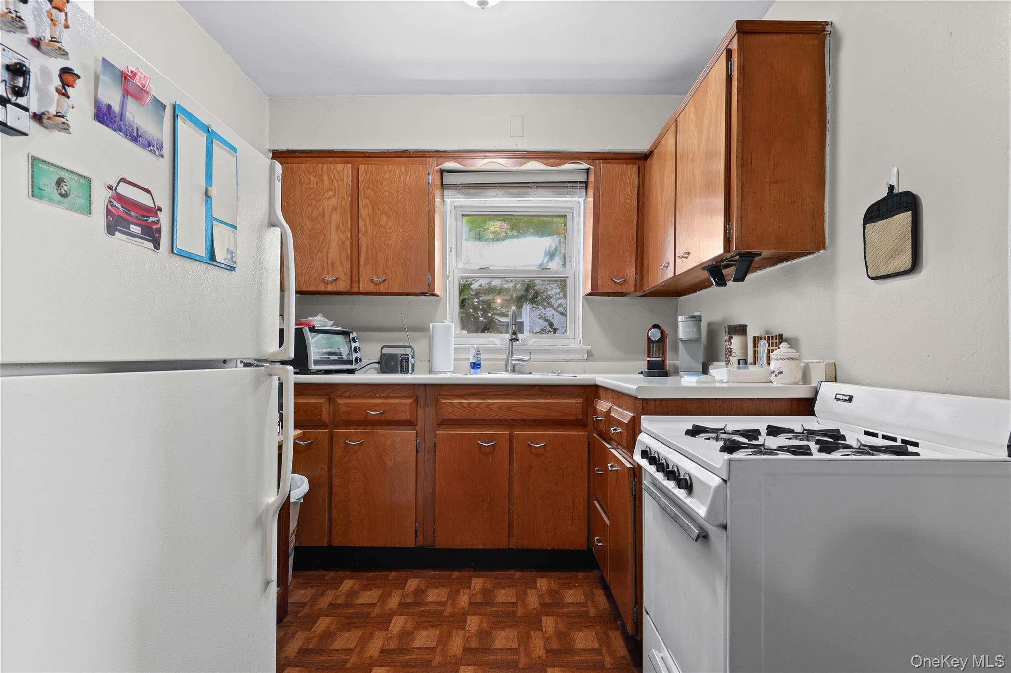 Single Family Griswold Avenue Bronx, NY 10465, MLS-1030927-27