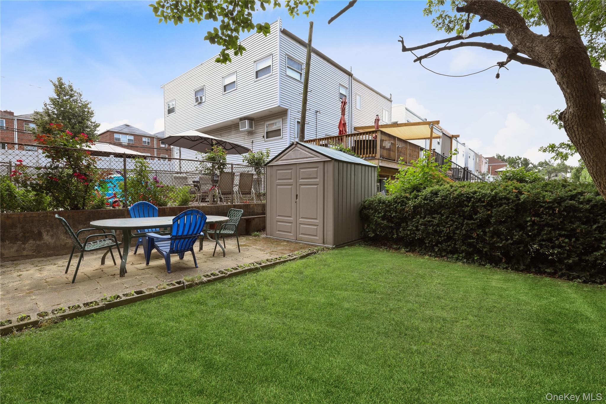 Single Family Griswold Avenue Bronx, NY 10465, MLS-1030927-3