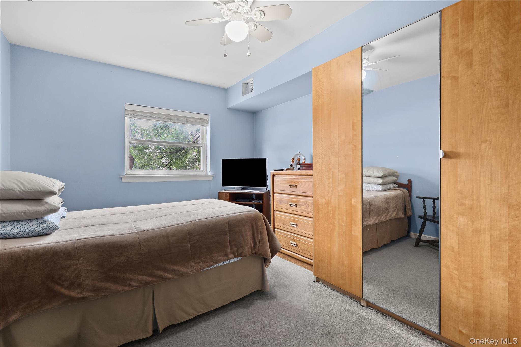 Single Family Griswold Avenue Bronx, NY 10465, MLS-1030927-30