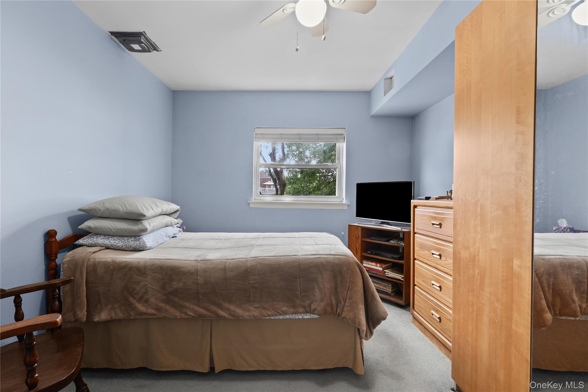 Single Family Griswold Avenue Bronx, NY 10465, MLS-1030927-31