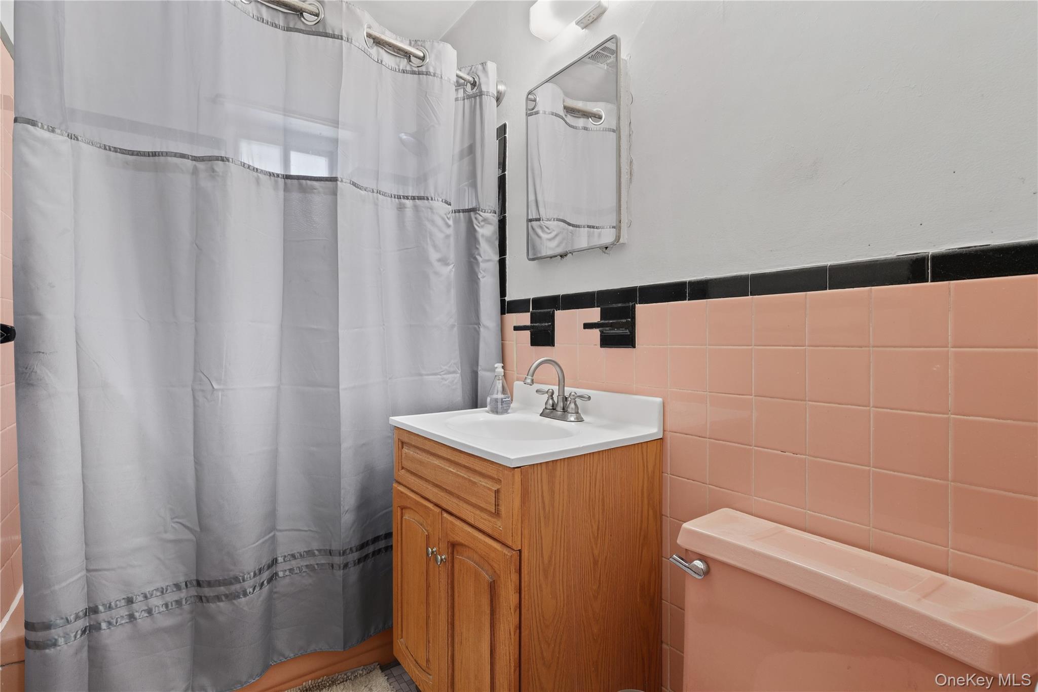 Single Family Griswold Avenue Bronx, NY 10465, MLS-1030927-32