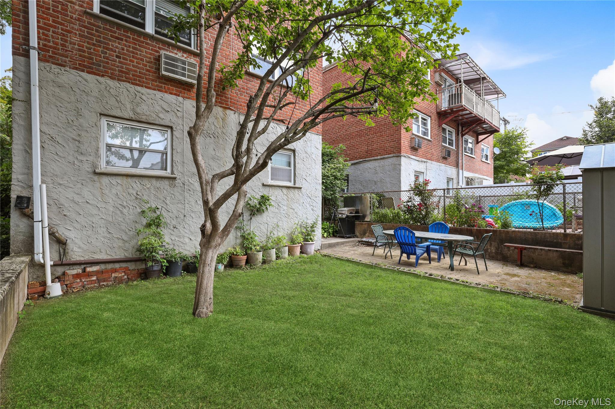 Single Family Griswold Avenue Bronx, NY 10465, MLS-1030927-4