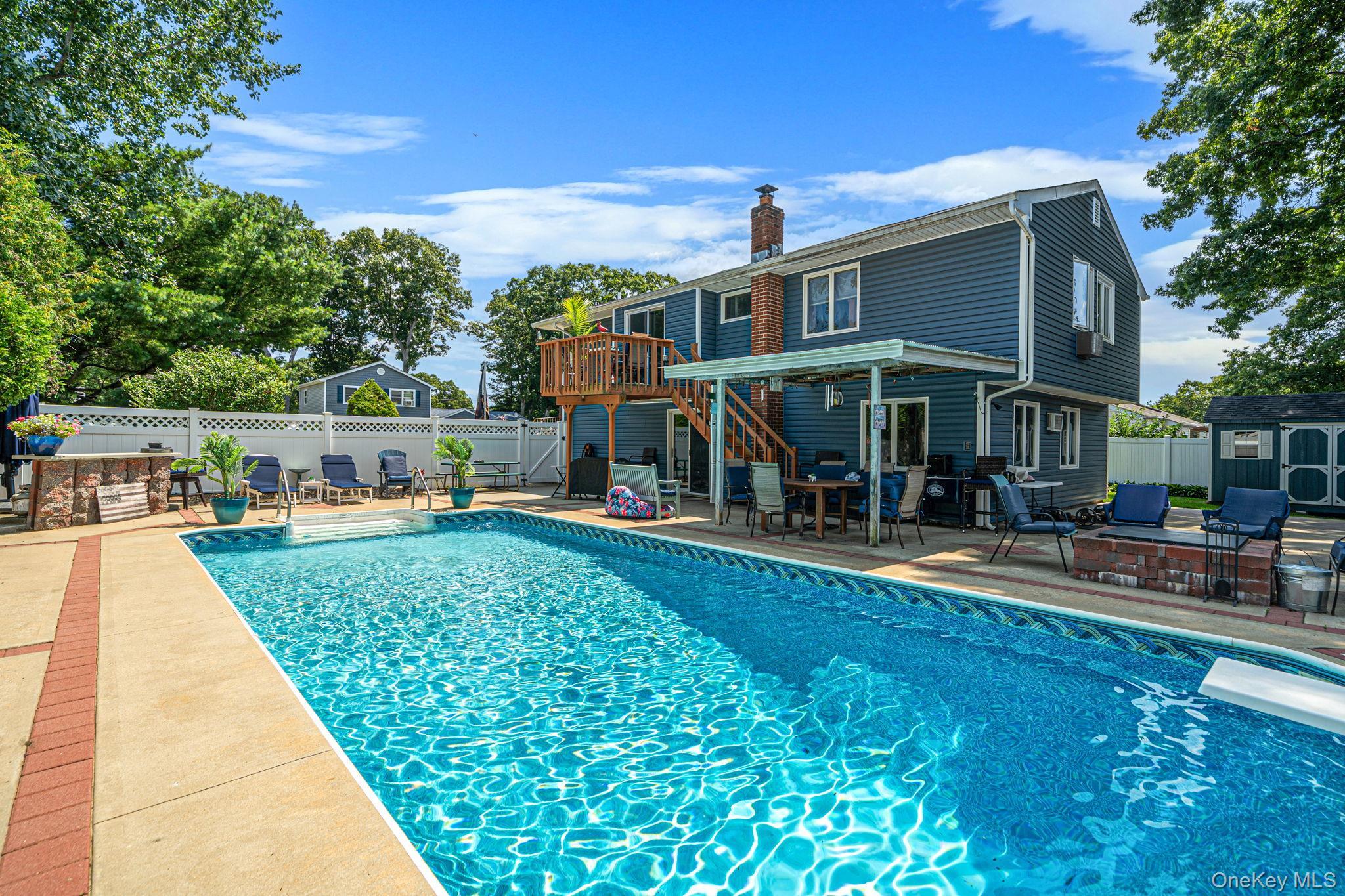 Single Family Fannie Drive  Suffolk County, NY 11738, MLS-1030936-32