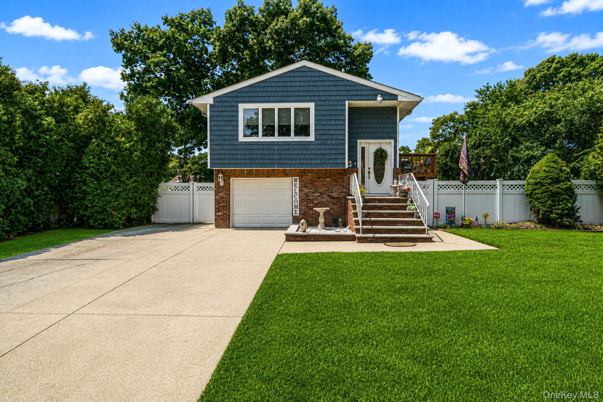 Single Family Fannie Drive  Suffolk County, NY 11738, MLS-1030936-4